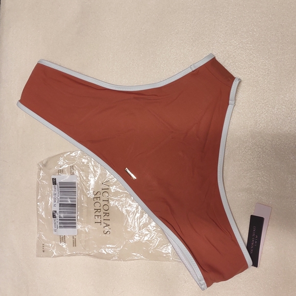 Victoria's secrets cheeky bikini bottoms - Picture 6 of 6